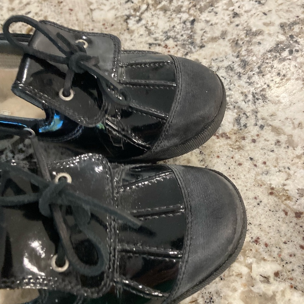 Women’s Black Patent Leather ugg Shoes